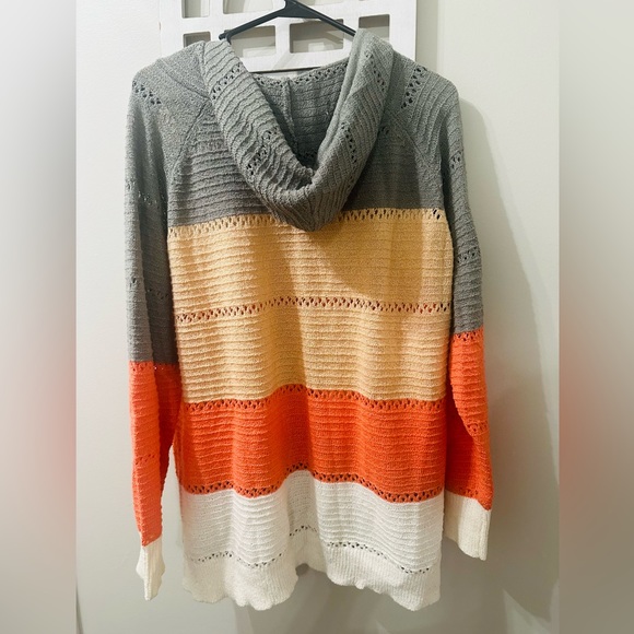 Boutique Color Block Sweater, Super Cozy! - Picture 2 of 3